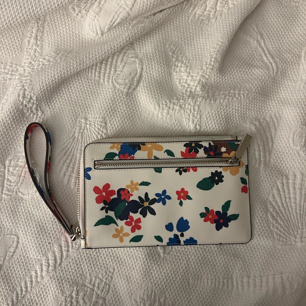 Kate Spade White and Red Wallets Floral Design - Picture 3 of 3